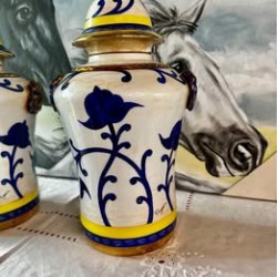 Par de Potes em Porcelana