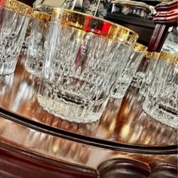 Balde Gelo e Copos de whisky
