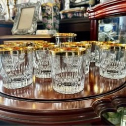 Balde Gelo e Copos de whisky