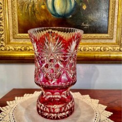 Jarra em Cristal Lapidado vermelho
