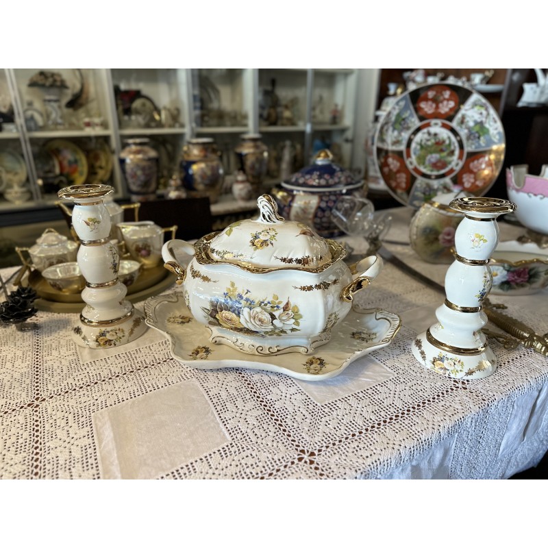 Terrina em Porcelana e castiçais