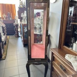 Vitrine Em Madeira