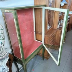 Vitrine Em Madeira